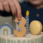 LITTLE DUTCH Drvena rođendanska torta Plava - Image 4