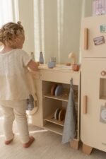 LITTLE DUTCH Drvena kuhinja za igru - Image 6