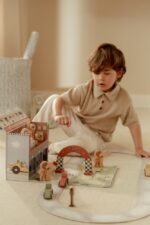 LITTLE DUTCH Kutija za igru ​​sa trkaćom stazom FSC - Image 6