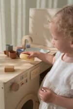LITTLE DUTCH Drvena kuhinja za igru - Image 7