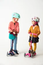 Mini Micro Deluxe Foldable LED Pink trotinet - Image 6